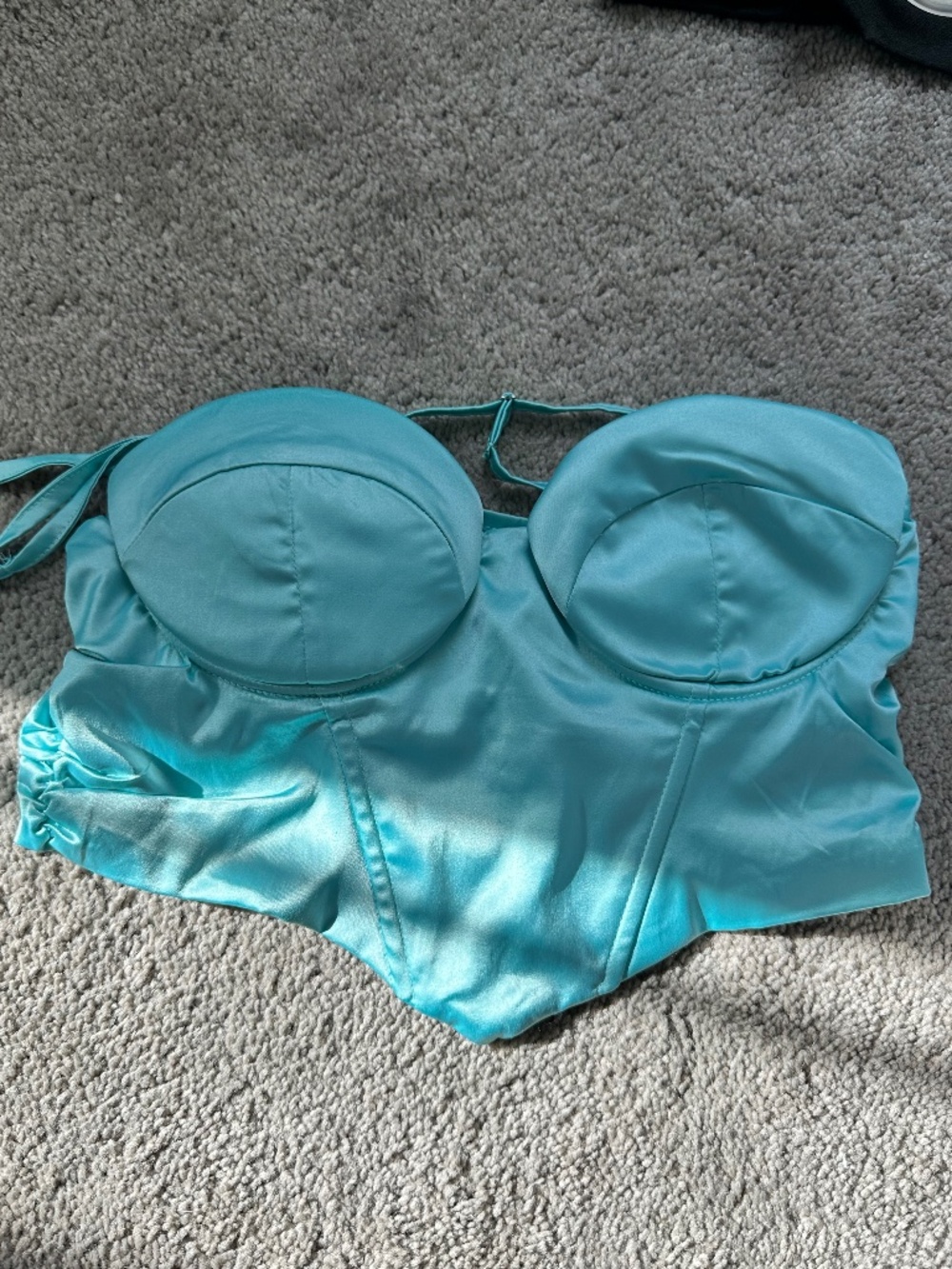 Femme Luxe crop top (OTO)
